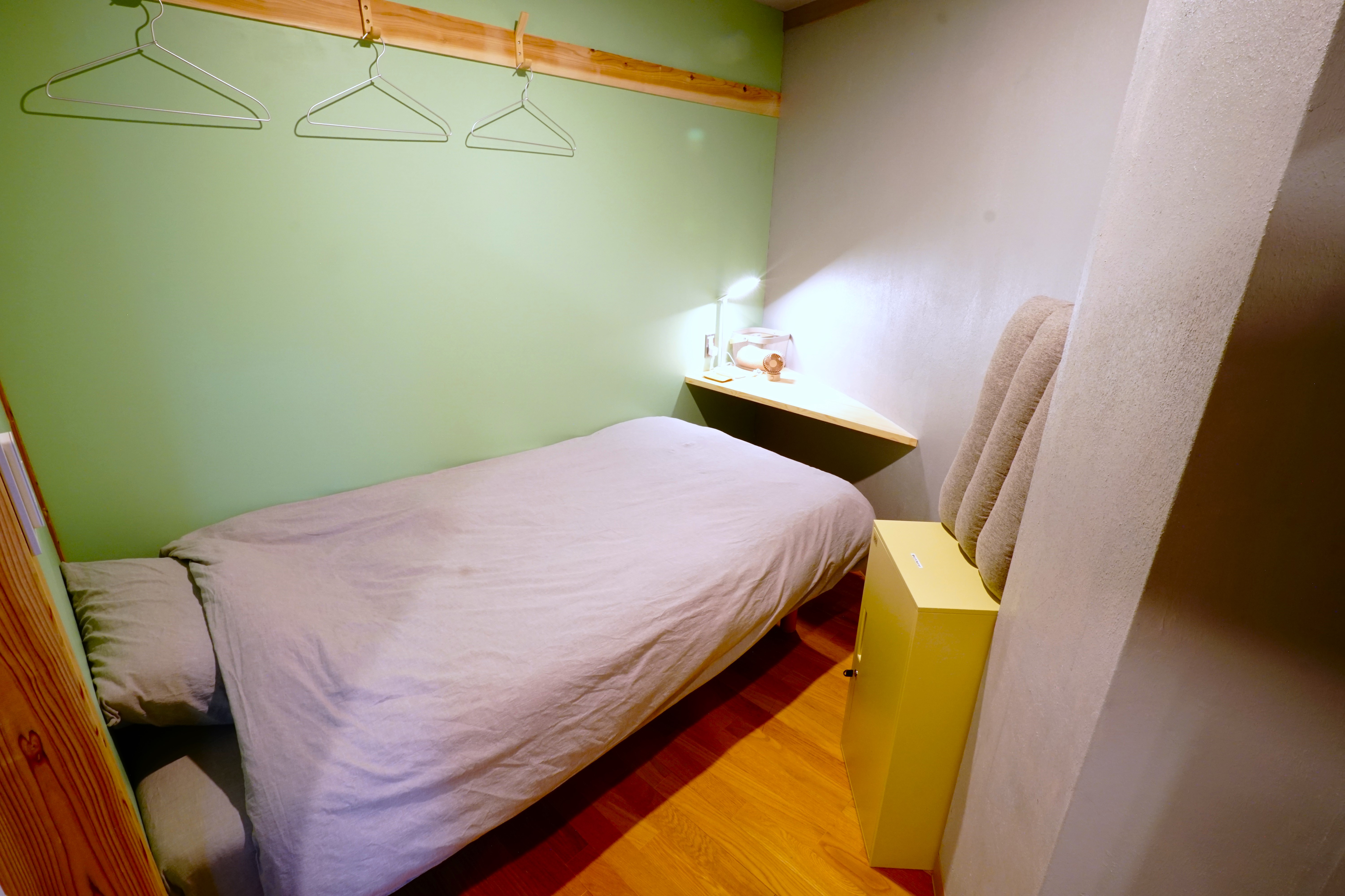 キャビンルームのベッド