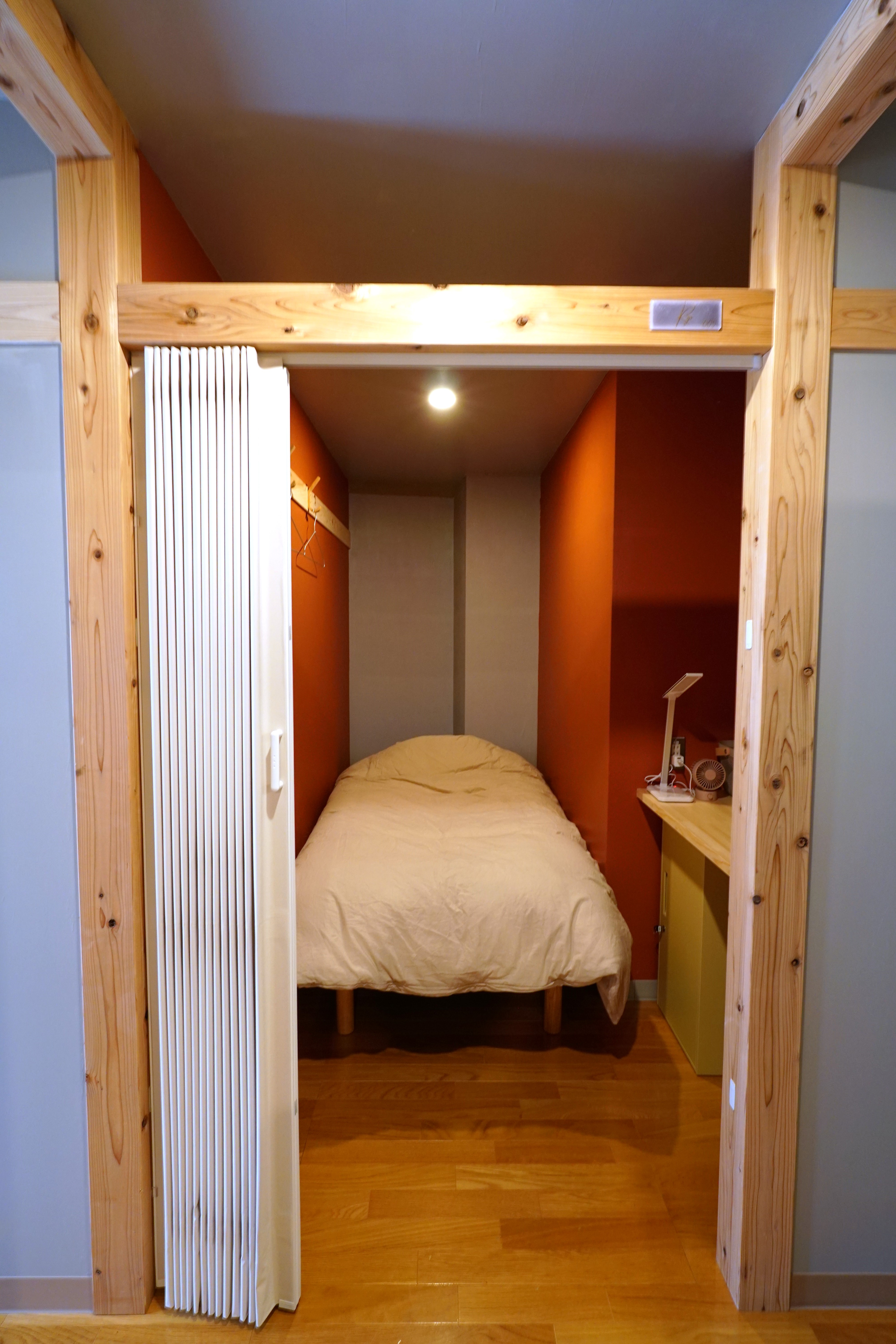 キャビンルームのカーテン